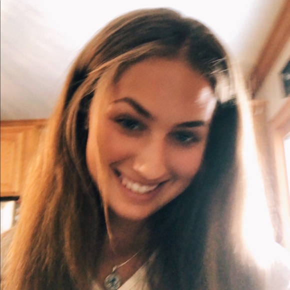 Meet your Posher, Julia - Picture 1 of 1